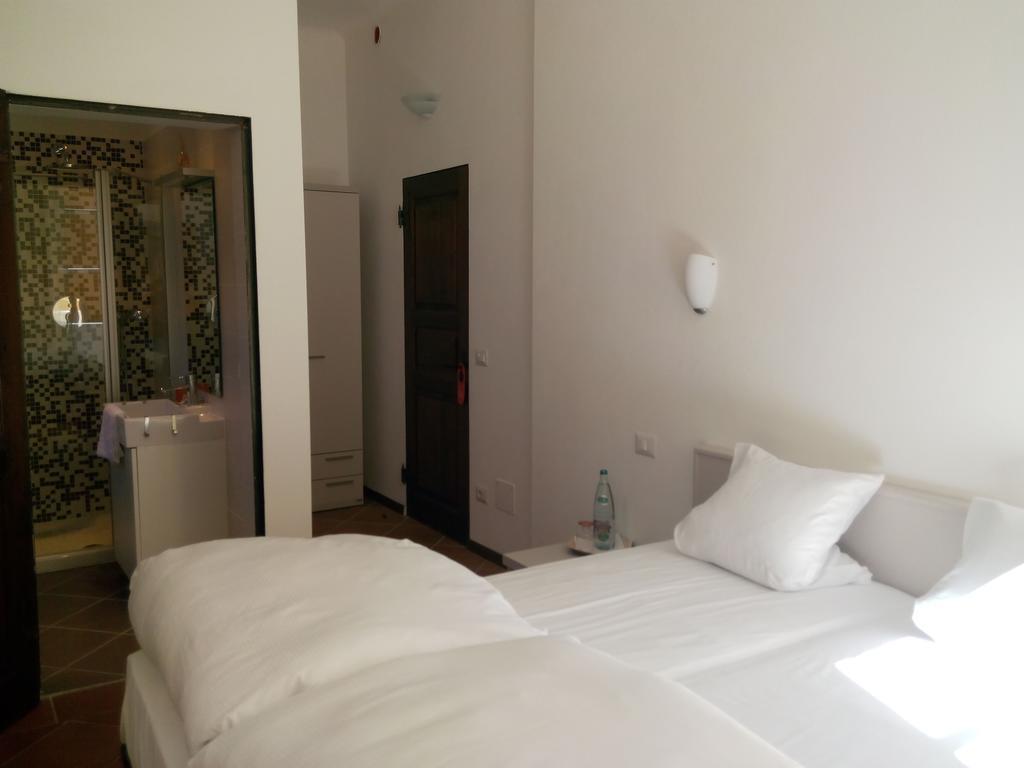 Casa Baroli B&B Канобио Стая снимка